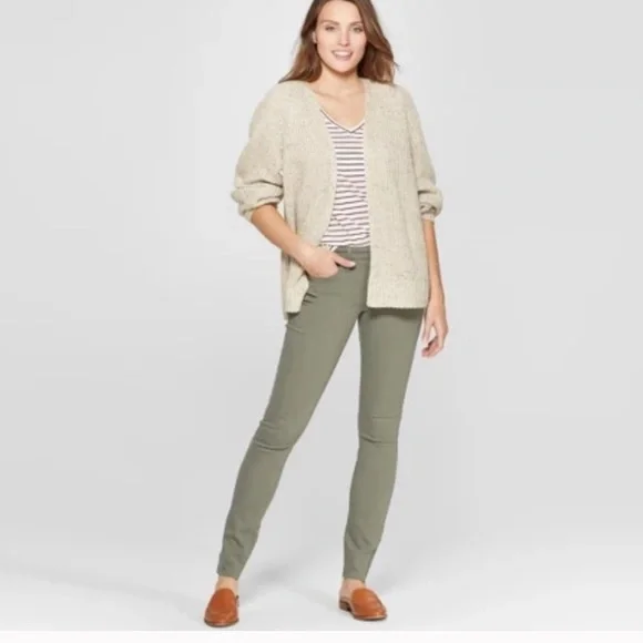 Universal Thread Mid Rise Skinny Green Jeans size 2 - Picture 2 of 8